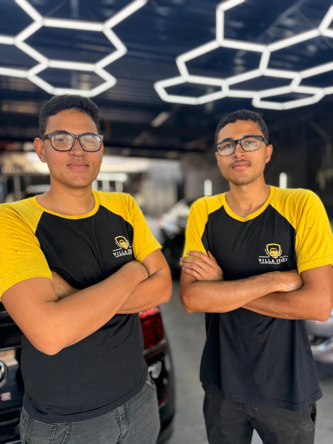 Rafael e Eliel, Proprietário da Villa Itaici